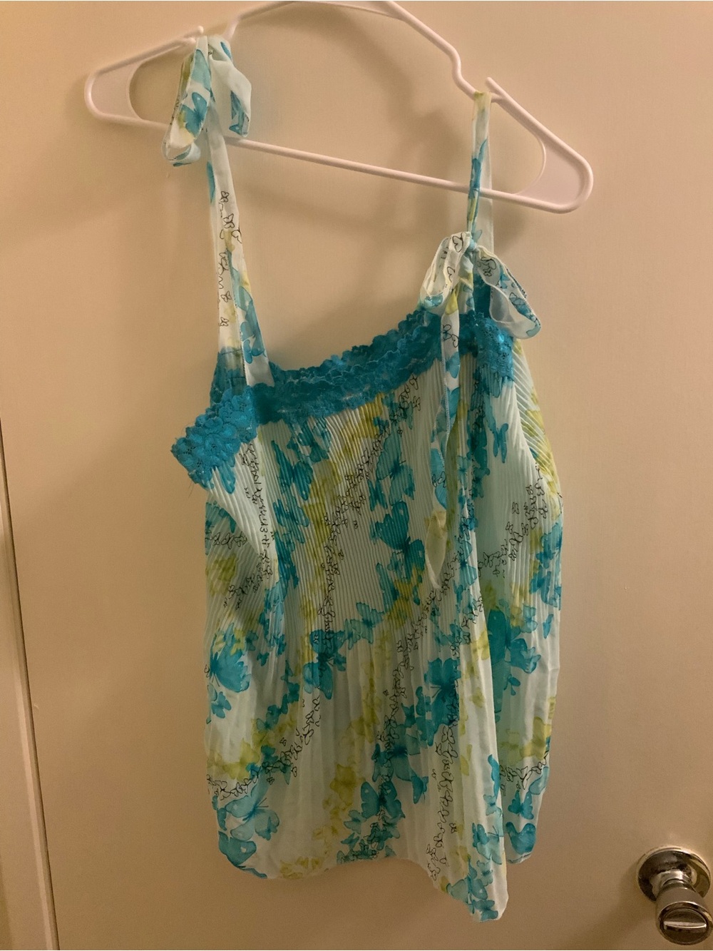 Vintage Y2K Blue Floral Tie-Strap Camisole with Lace Trim